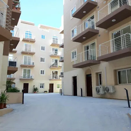 Triq Andrew Cunningham * San Pawl il-Baħar